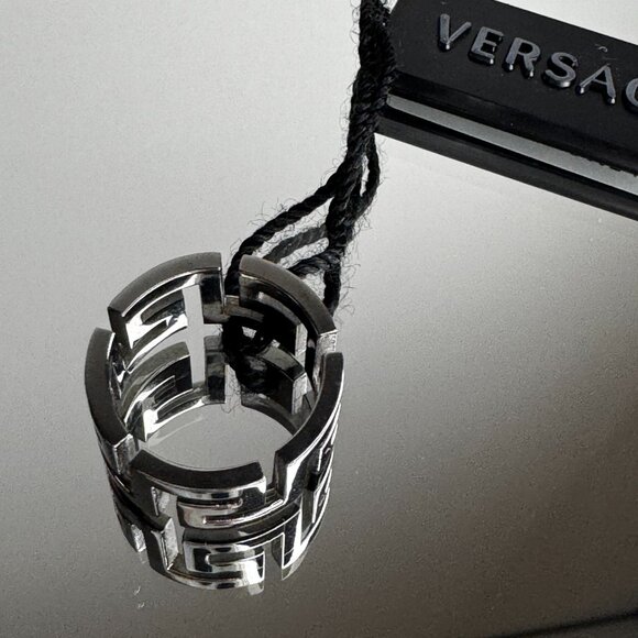 Ring - Picture 9 of 13